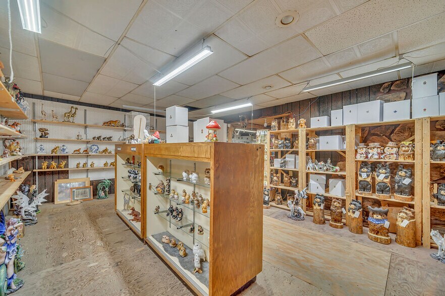 More Photos Of 602 Clark St, Utica Restaurant For Sale