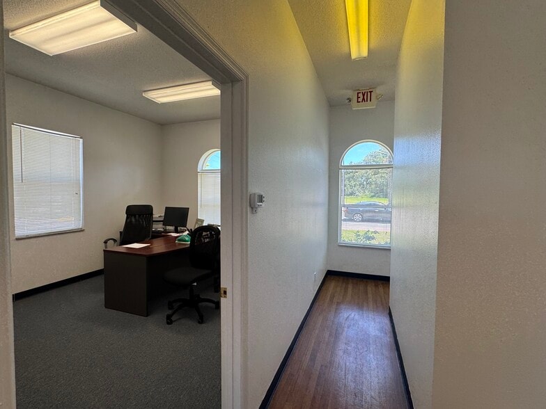 More Photos Of 1614 S Ridgewood Ave, Daytona Beach Medical For Lease