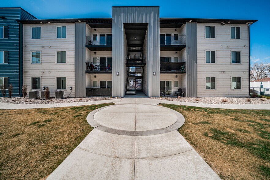 More Photos Of 1590 Bower Dr, Idaho Falls Apartments For Sale