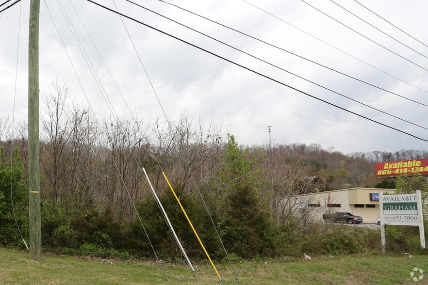 More Photos Of 2301 Callahan Dr, Knoxville Land For Lease