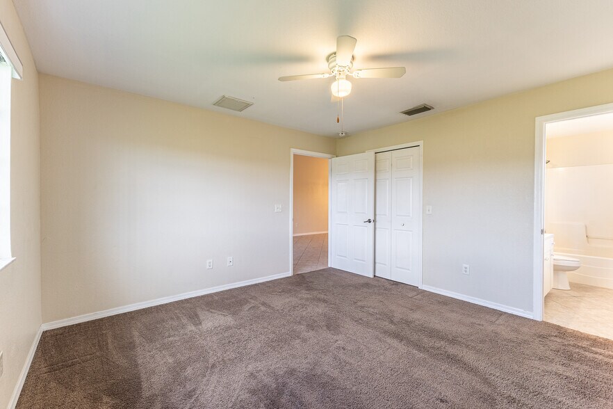 More Photos Of 717 SE 8th St, Cape Coral Apartments For Sale