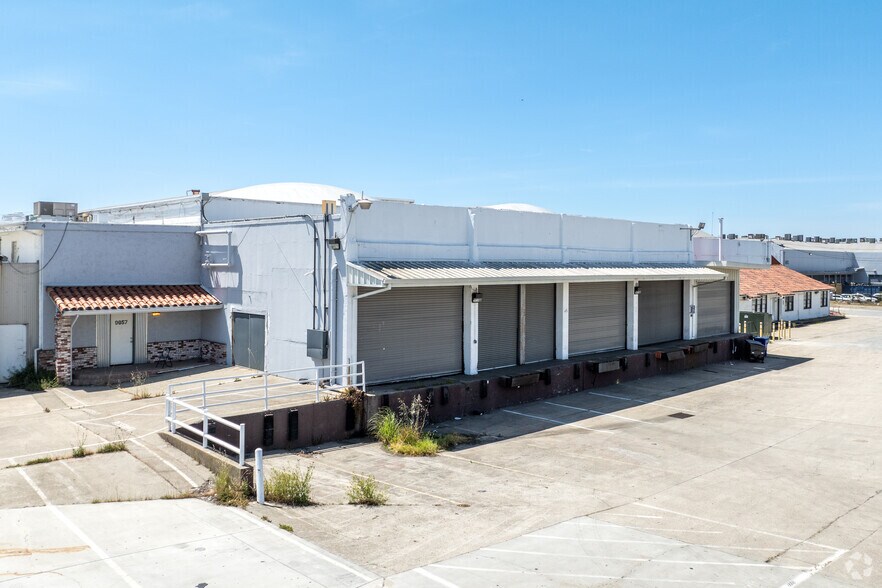 More Photos Of 9957 Medford Ave, Oakland Warehouse For Lease