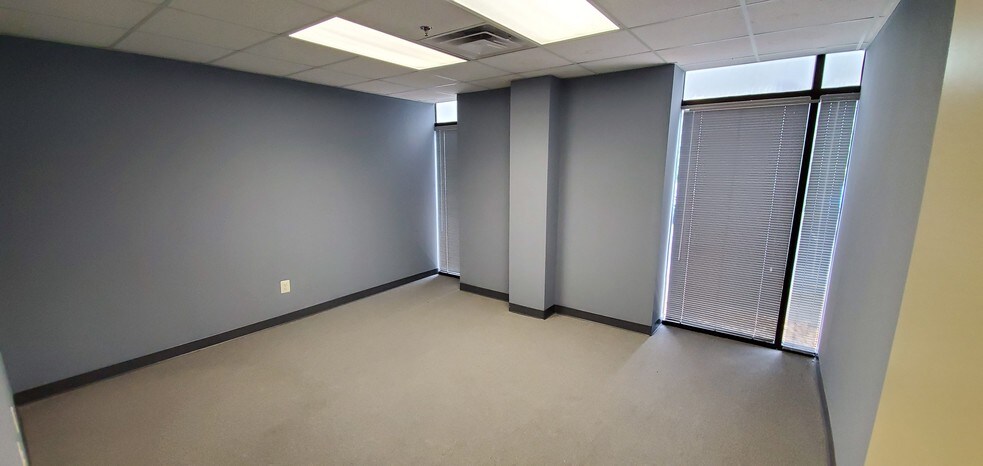 More Photos Of 3619 Richmond Hwy, Stafford Light Distribution For Lease