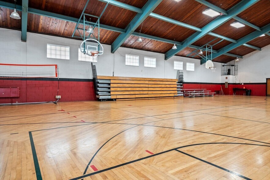 More Photos Of 650 S Irwin Ave, Green Bay Schools For Sale