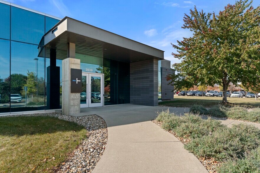 More Photos Of 2839 Northgate Dr, Iowa City Office For Lease