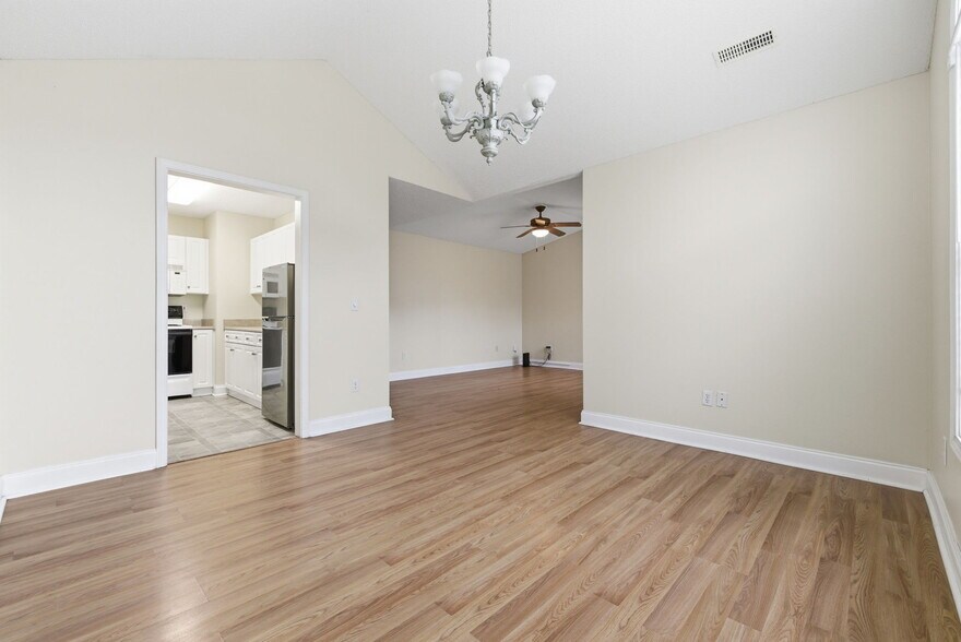 More Photos Of 100 Garden Manor Ct, Murrells Inlet Apartments For Sale