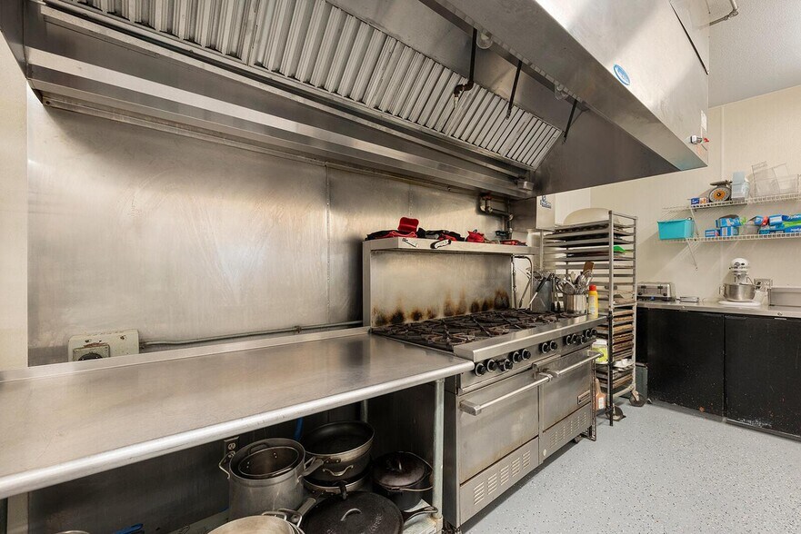 More Photos Of 381 W Guin Rd, Nixa Lodge Meeting Hall For Sale