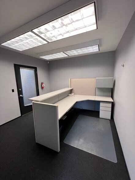 More Photos Of 2326-2330 NW Everett St, Portland Office For Lease