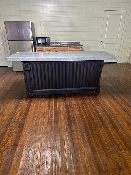 More Photos Of 112 N Dixon St, Gainesville Loft Creative Space For Lease