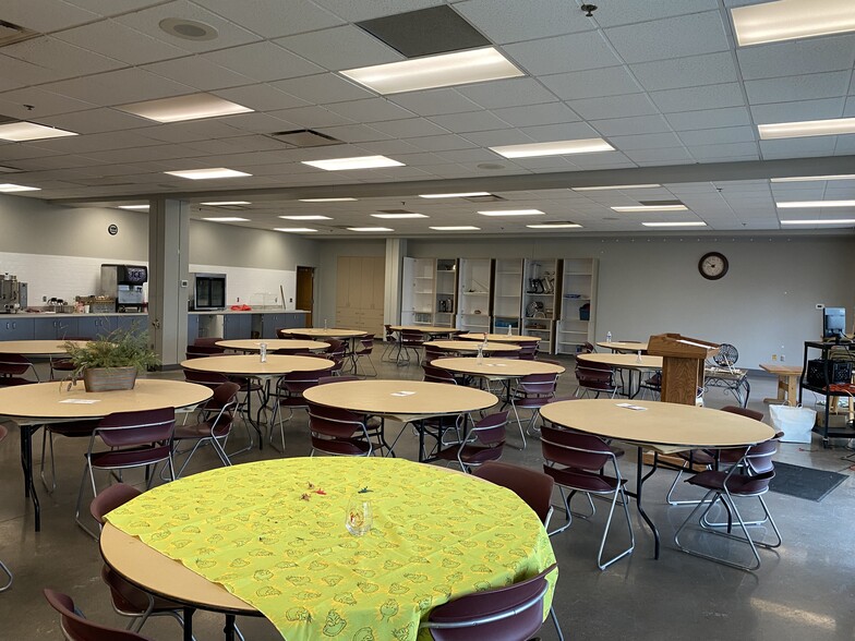 More Photos Of 2551 Dodge St, Omaha Office For Sale