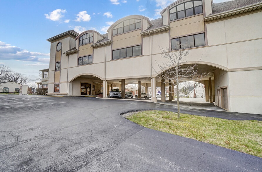 Primary Photo Of 916-920 W Market St, Lima Medical For Lease