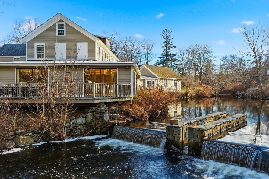 More Photos Of 33 Deep River Rd, Centerbrook Flex For Sale