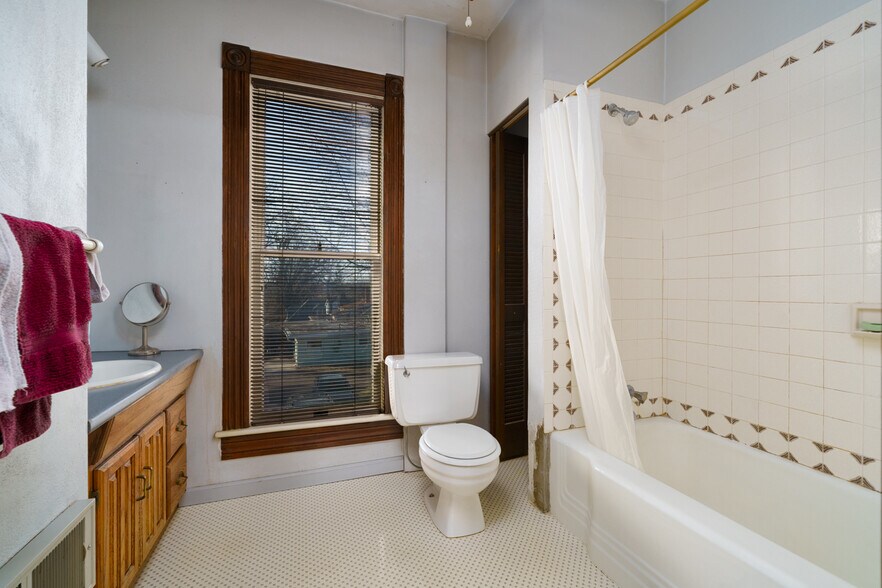 More Photos Of 261 Lebanon Ave, Belleville Apartments For Sale