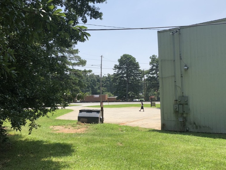 More Photos Of 2054 Rex Rd, Morrow Flex For Sale