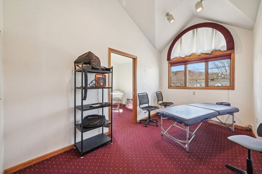 More Photos Of 188 Newark Pompton Tpke, Little Falls Office Residential For Sale