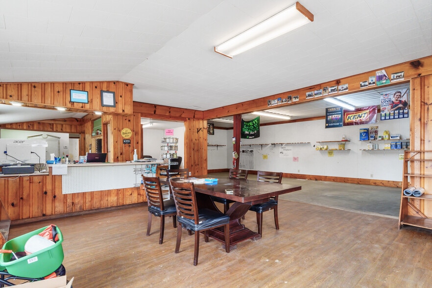 More Photos Of 10199 S Wayne Rd, Warren Showroom For Sale