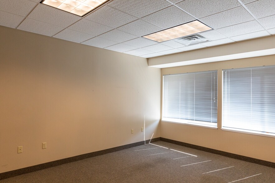 More Photos Of 1 Reservoir Office Park, Southbury Medical For Sale