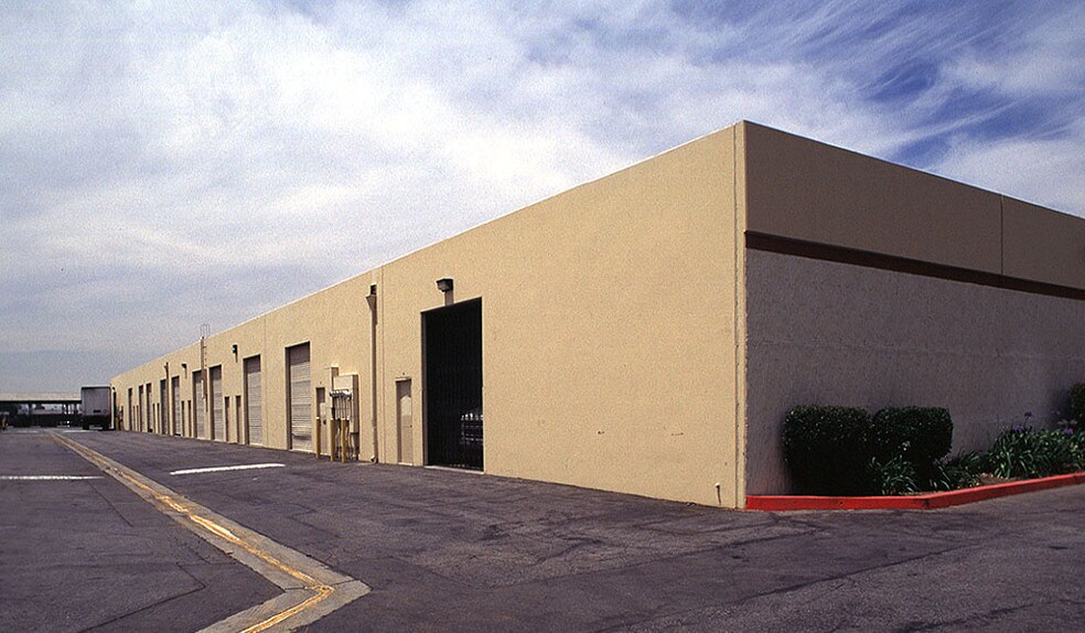 More Photos Of 901-945 S Greenwood Ave, Montebello Warehouse For Lease
