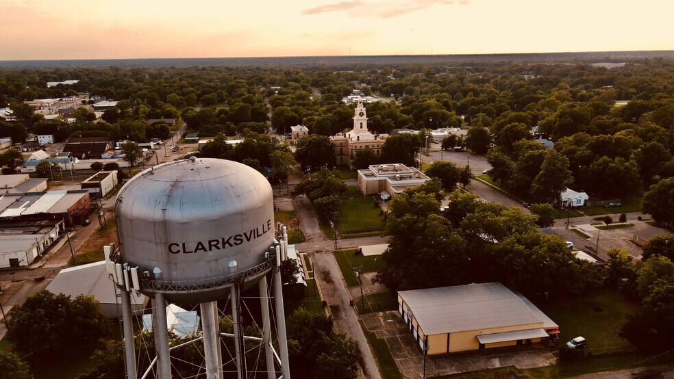 More Photos Of 800 W Washington St, Clarksville Apartments For Sale