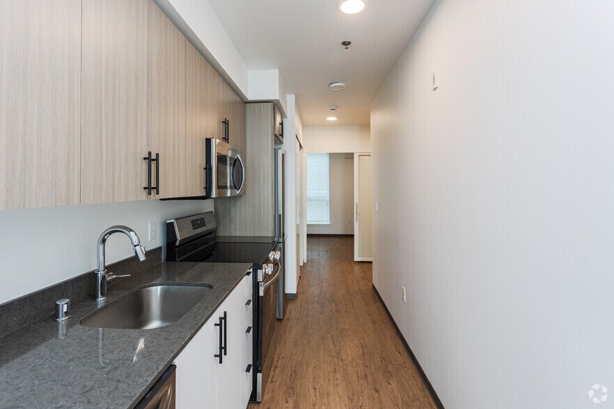 More Photos Of 206 5th Ave S, Seattle Apartments For Lease