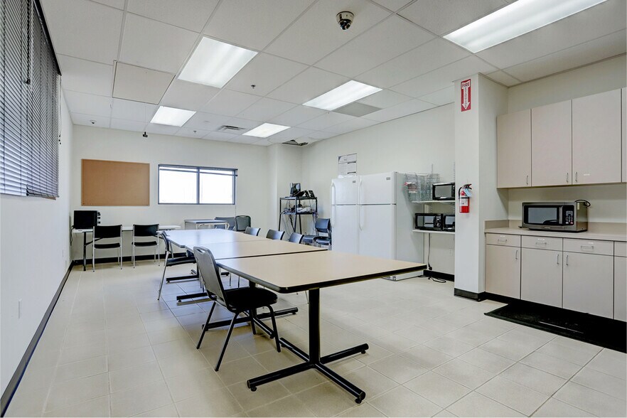 More Photos Of 11150 Cash Rd, Stafford Office For Sale