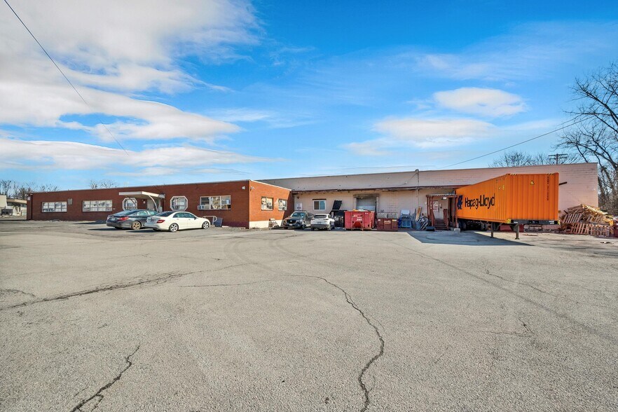 More Photos Of 110 Industrial Rd, New Windsor Township Warehouse For Lease