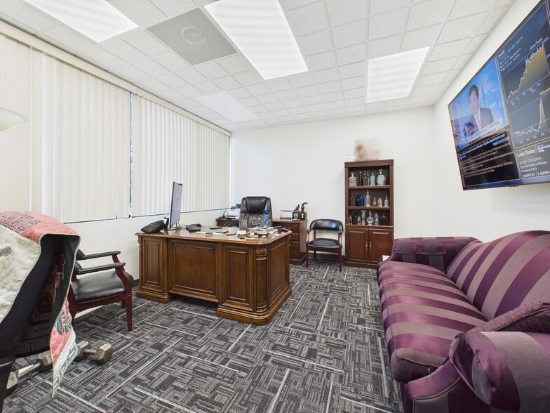 More Photos Of 1110 N Five Mile Rd, Boise Office For Sale