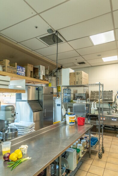 More Photos Of 64670 Strickler Ave, Bend Storefront For Sale