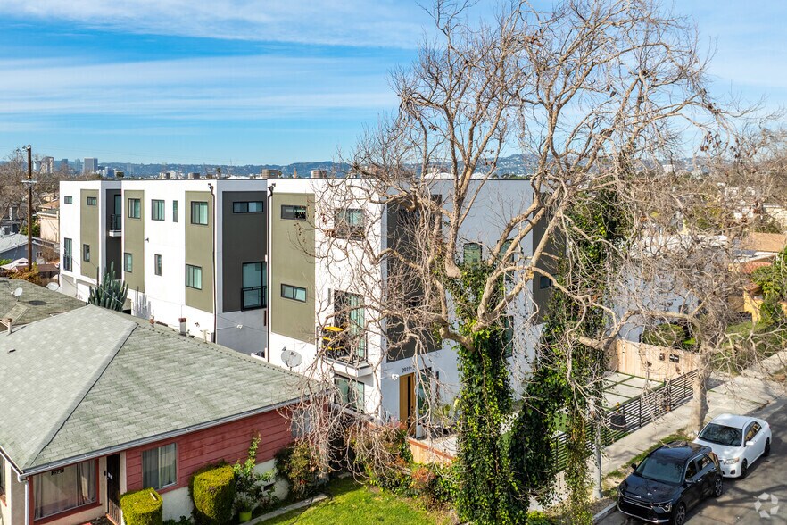 More Photos Of 2921 S Burnside Ave, Los Angeles Apartments For Sale