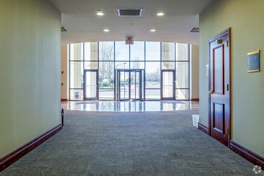 More Photos Of 2095 Lakeside Centre Way, Knoxville Office For Lease