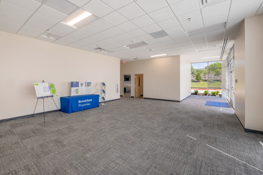 More Photos Of Mustang Court at DFW International Airport, Bldg 1, Grapevine Unknown For Lease