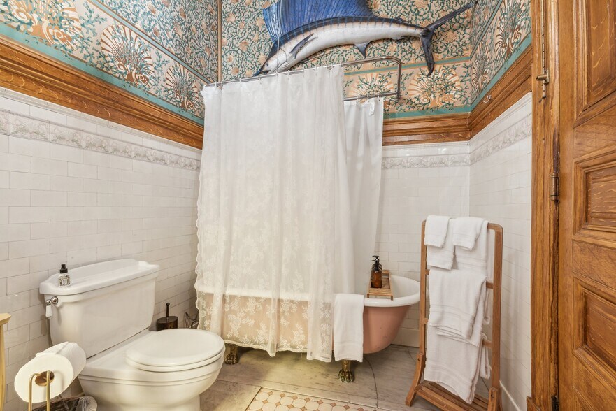 More Photos Of 1057 Steiner St, San Francisco Hospitality For Sale