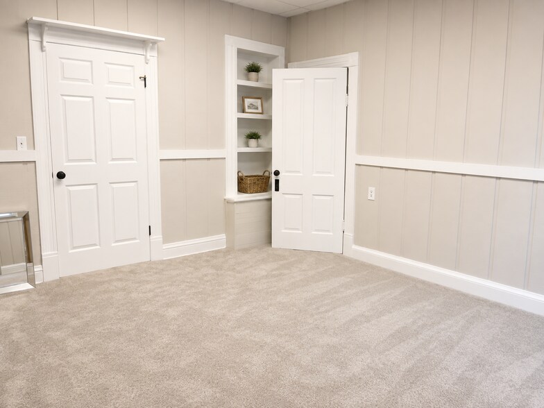More Photos Of 80 Church St, Winder Office For Sale