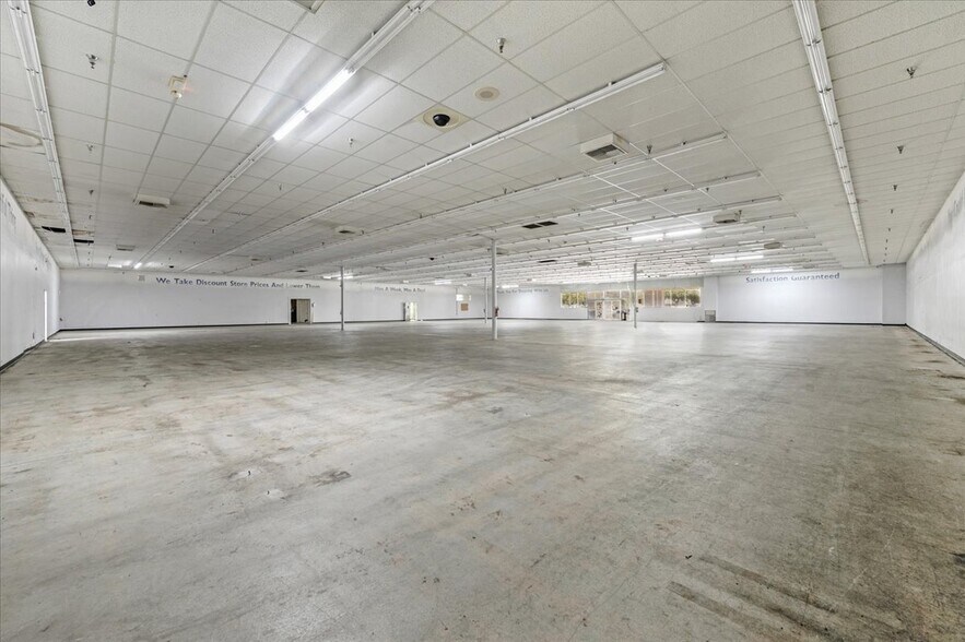 More Photos Of 580 N 11th Ave, Hanford Freestanding For Lease