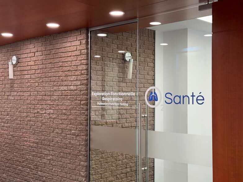 More Photos Of 3858-3870 Notre-Dame, Laval Office For Sale