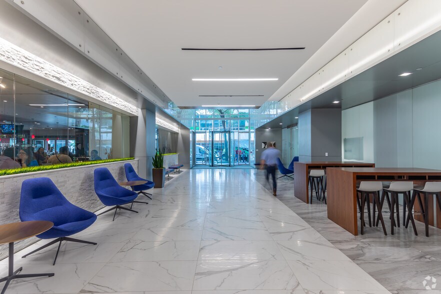 More Photos Of 201 S Tryon St, Charlotte Office For Lease