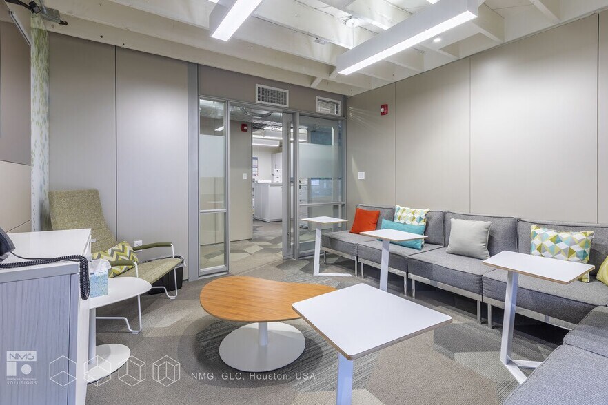 More Photos Of 2301 Caroline St, Houston Office For Sale