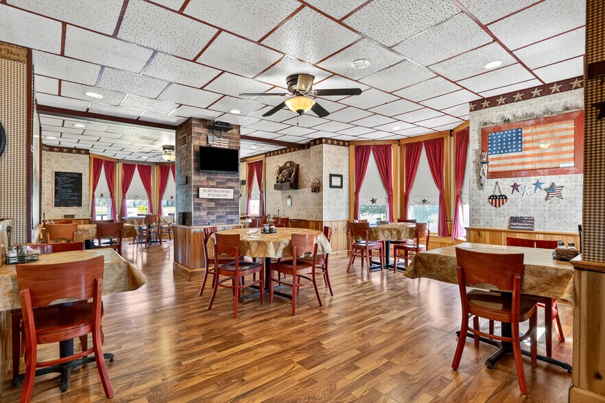 More Photos Of 1281 OH-183, Atwater Restaurant For Sale