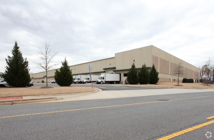 More Photos Of 2021 Cedars Rd, Lawrenceville Warehouse For Lease