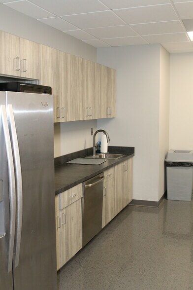 More Photos Of 1190 Winterson Rd, Linthicum Office For Lease