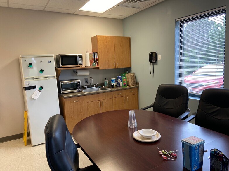 More Photos Of N1697 Municipal Dr, Greenville Office For Lease