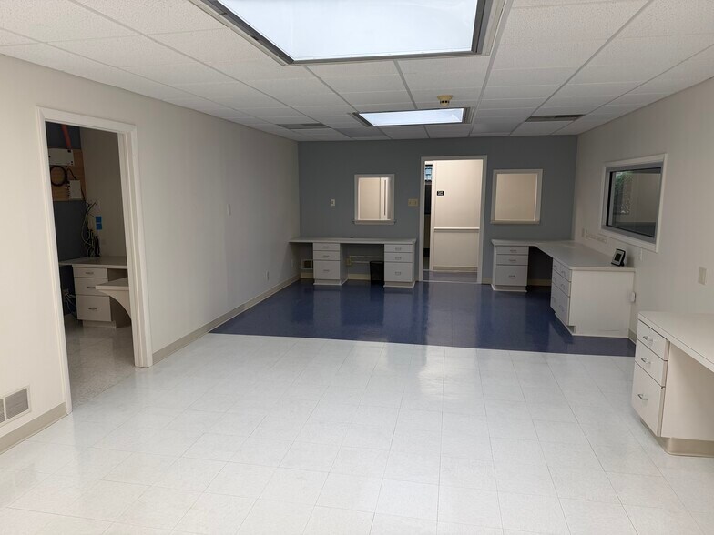 More Photos Of 311 W Wendover Ave, Greensboro Medical For Lease