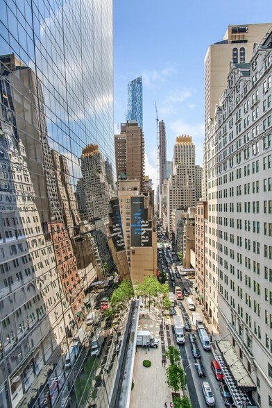 More Photos Of 4 W 58th St, New York Office For Lease