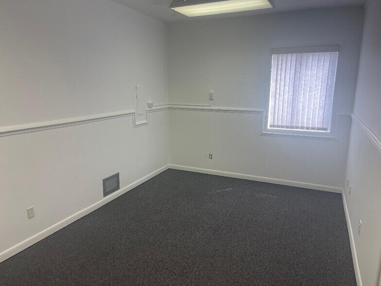 More Photos Of 1615 Ridgewood Ave, Holly Hill Loft Creative Space For Sale