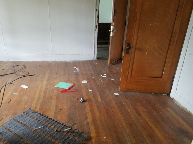 More Photos Of 3425 E 128th St, Cleveland Apartments For Sale