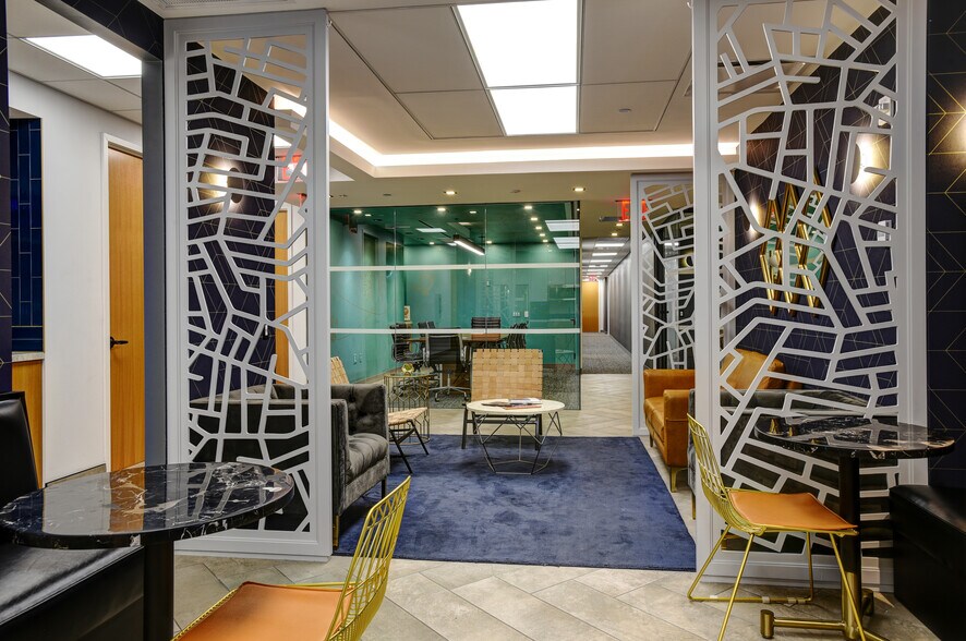 More Photos Of 420 Lexington Ave, New York Coworking Space