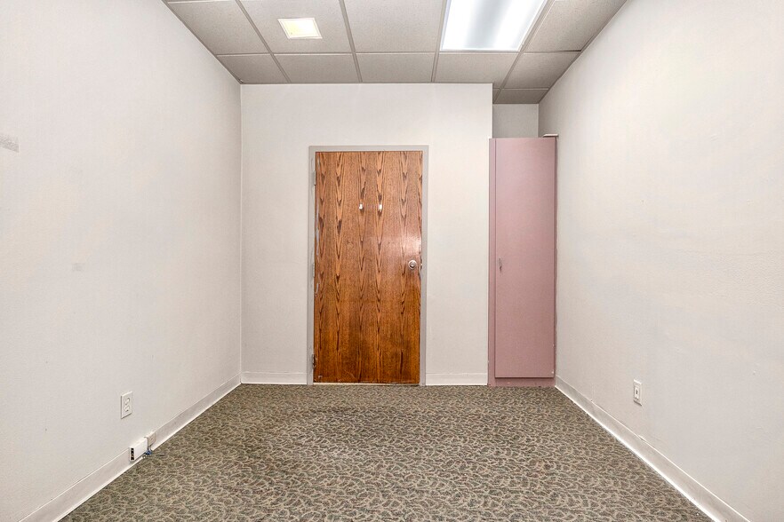 More Photos Of 5245 Schaefer Rd, Dearborn Medical For Sale