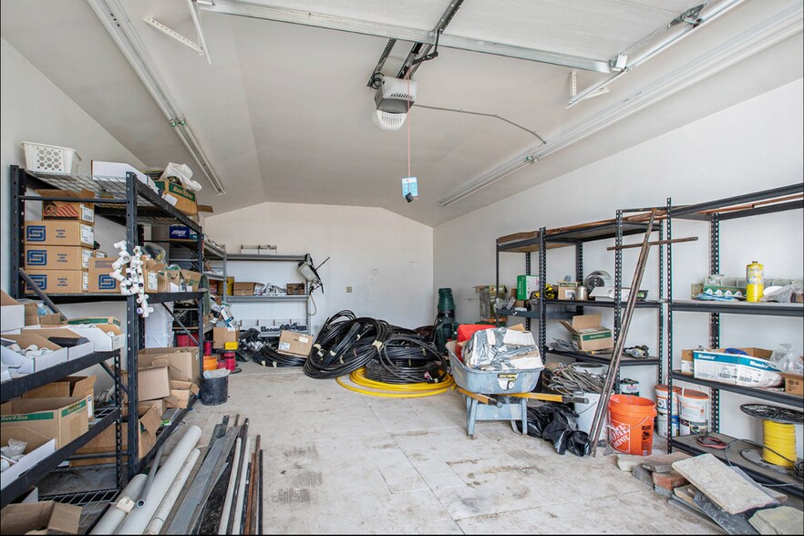 More Photos Of 13118 N Highland Cir, Littleton Warehouse For Lease