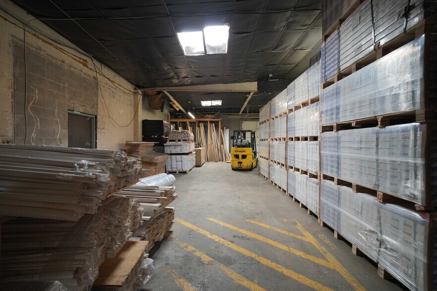 More Photos Of 11921 Sherman Way, North Hollywood Warehouse For Sale