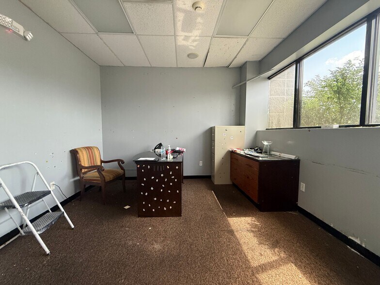 More Photos Of 175 Industrial Park Dr, Hollister Industrial For Sale
